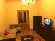 İcarəyə verilir 3 otaqlı 100 m2 köhnə tikili Nəriman Nərimanov m.