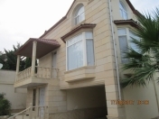 İcarəyə verilir 5 otaqlı 300 m2 villa Badamdar