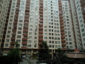 Satılır 1 otaqlı 55 m2 yeni tikili İnşaatçılar m.