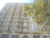 İcarəyə verilir 4 otaqlı 220 m2 yeni tikili Sahil bağı