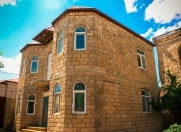 Satılır 5 otaqlı 150 m2 həyət evi Çiçək