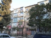 Satılır 2 otaqlı 56 m2 köhnə tikili Ayna Sultanova heykəli
