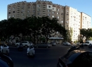 Satılır 3 otaqlı 82 m2 köhnə tikili Elmlər Akademiyası m.