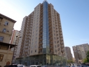 Satılır 4 otaqlı 170 m2 yeni tikili Elmlər Akademiyası m.