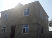 Satılır 4 otaqlı 160 m2 həyət evi Binə ticarət mərkəzi