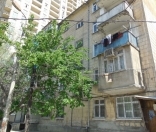Satılır 2 otaqlı 62 m2 köhnə tikili Elmlər Akademiyası m.
