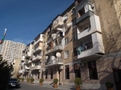 Satılır 1 otaqlı 35 m2 köhnə tikili Elmlər Akademiyası m.