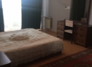 İcarəyə verilir 3 otaqlı 110 m2 köhnə tikili Sahil m.