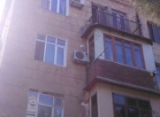 Satılır 2 otaqlı 42 m2 köhnə tikili Elmlər Akademiyası m.