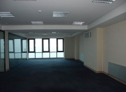 İcarəyə verilir 3 otaqlı 128 m2 ofis Şah İsmayıl Xətai m.