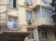 İcarəyə verilir 2 otaqlı 50 m2 köhnə tikili Memar Əcəmi m.