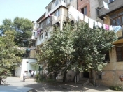 Satılır 2 otaqlı 30 m2 köhnə tikili Memar Əcəmi m.