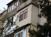 Satılır 4 otaqlı 96 m2 köhnə tikili Xalqlar Dostluğu m.