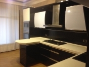 Satılır 3 otaqlı 150 m2 yeni tikili Cavanşir körpüsü