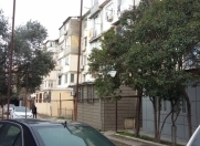 Satılır 1 otaqlı 29 m2 köhnə tikili İnşaatçılar m.