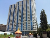 Satılır 4 otaqlı 176 m2 yeni tikili Elmlər Akademiyası m.