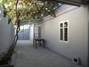 Satılır 3 otaqlı 150 m2 həyət evi Bakıxanov