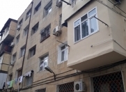 Satılır 1 otaqlı 30 m2 köhnə tikili Elit ticarət mərkəzi