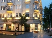 İcarəyə verilir 4 otaqlı 140 m2 köhnə tikili Sahil m.