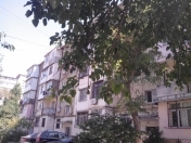 İcarəyə verilir 3 otaqlı 60 m2 köhnə tikili Yasamal parkı