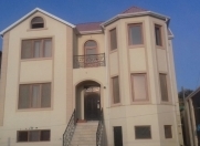 Satılır 7 otaqlı 390 m2 villa Badamdar