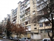 Satılır 2 otaqlı 60 m2 köhnə tikili 8 km