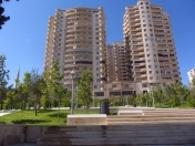 Satılır 3 otaqlı 120 m2 yeni tikili Elmlər Akademiyası m.
