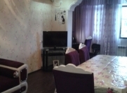 Satılır 2 otaqlı 57 m2 köhnə tikili Neapol dairəsi