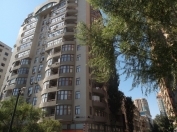 İcarəyə verilir 6 otaqlı 170 m2 ofis 28 May m.