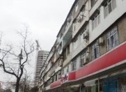 Satılır 3 otaqlı 200 m2 obyekt İnşaatçılar m.