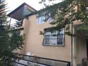 Satılır 4 otaqlı 900 m2 bağ evi Novxanı