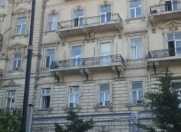 Satılır 6 otaqlı 220 m2 köhnə tikili Nizami kinoteatrı