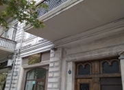 İcarəyə verilir 2 otaqlı 90 m2 köhnə tikili Sahil m.