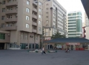 Satılır 4 otaqlı 150 m2 yeni tikili İnşaatçılar m.