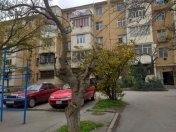 Satılır 2 otaqlı 46 m2 köhnə tikili Elmlər Akademiyası m.