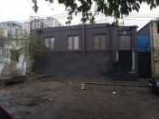 Satılır 6 otaqlı 200 m2 obyekt Nizami m.