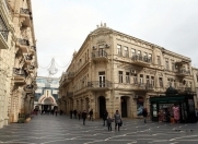 İcarəyə verilir 3 otaqlı 96 m2 köhnə tikili Sahil m.