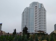Satılır 4 otaqlı 170 m2 yeni tikili Elmlər Akademiyası m.