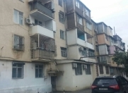 Satılır 3 otaqlı 80 m2 köhnə tikili Yasamal parkı