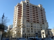 Satılır 2 otaqlı 144 m2 obyekt Sahil m.
