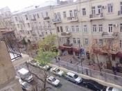 İcarəyə verilir 2 otaqlı 70 m2 köhnə tikili Sahil m.