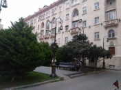 Satılır 4 otaqlı 100 m2 köhnə tikili Nizami m.