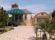 Satılır 12 otaqlı 700 m2 bağ evi Novxanı