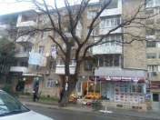 Satılır 2 otaqlı 48 m2 köhnə tikili Elmlər Akademiyası m.