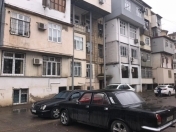 Satılır 3 otaqlı 70 m2 köhnə tikili Elmlər Akademiyası m.