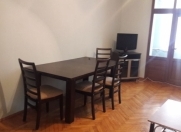 İcarəyə verilir 2 otaqlı 70 m2 köhnə tikili 28 may