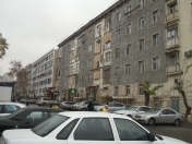 Satılır 3 otaqlı 75 m2 köhnə tikili Səməd Vurğun parkı