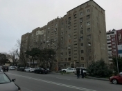 Satılır 3 otaqlı 90 m2 köhnə tikili Elmlər Akademiyası m.