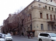 Satılır 1 otaqlı 150 m2 obyekt Axundov bağı