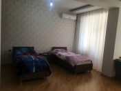 Satılır 3 otaqlı 150 m2 yeni tikili 2 mkr